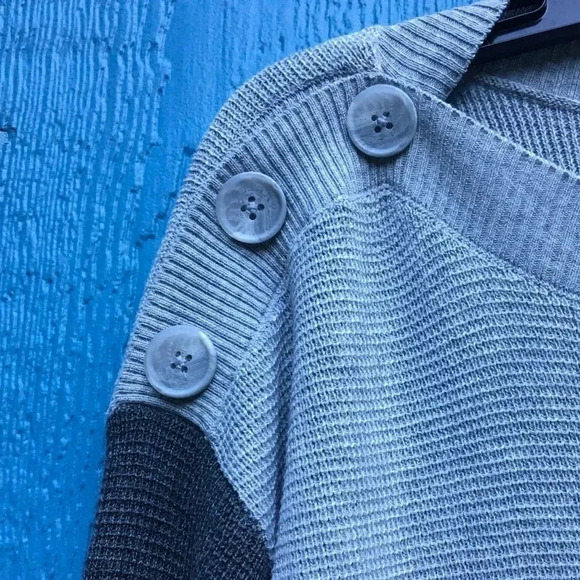 Vince Camuto Stripe Ribbed Knit Button Shoulder Casual Sweater Plus Size 2X Grey - Picture 6 of 6